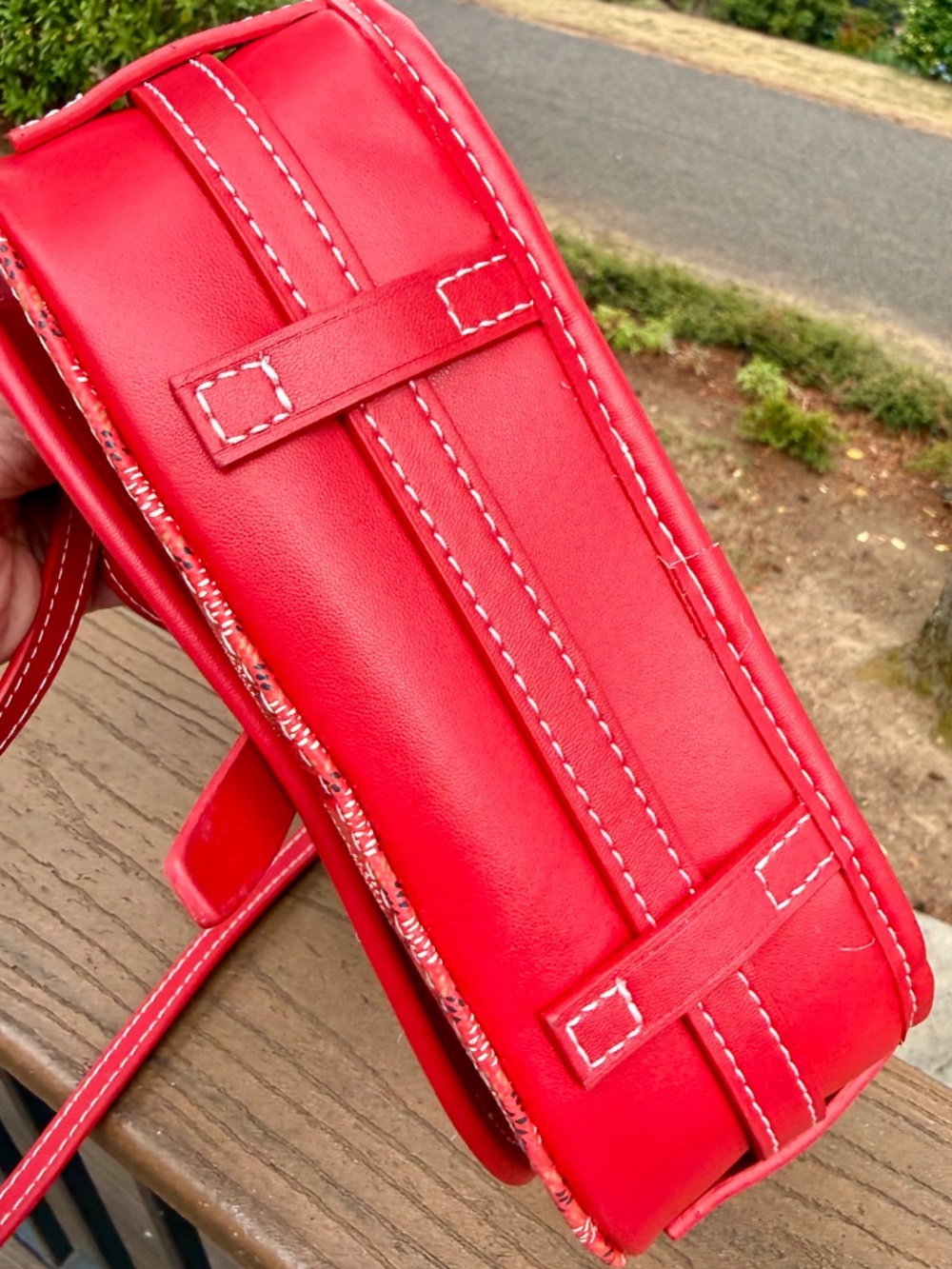 Belvedere PM Messenger Crossbody Bag in red - Read Description - Picture 8 of 13